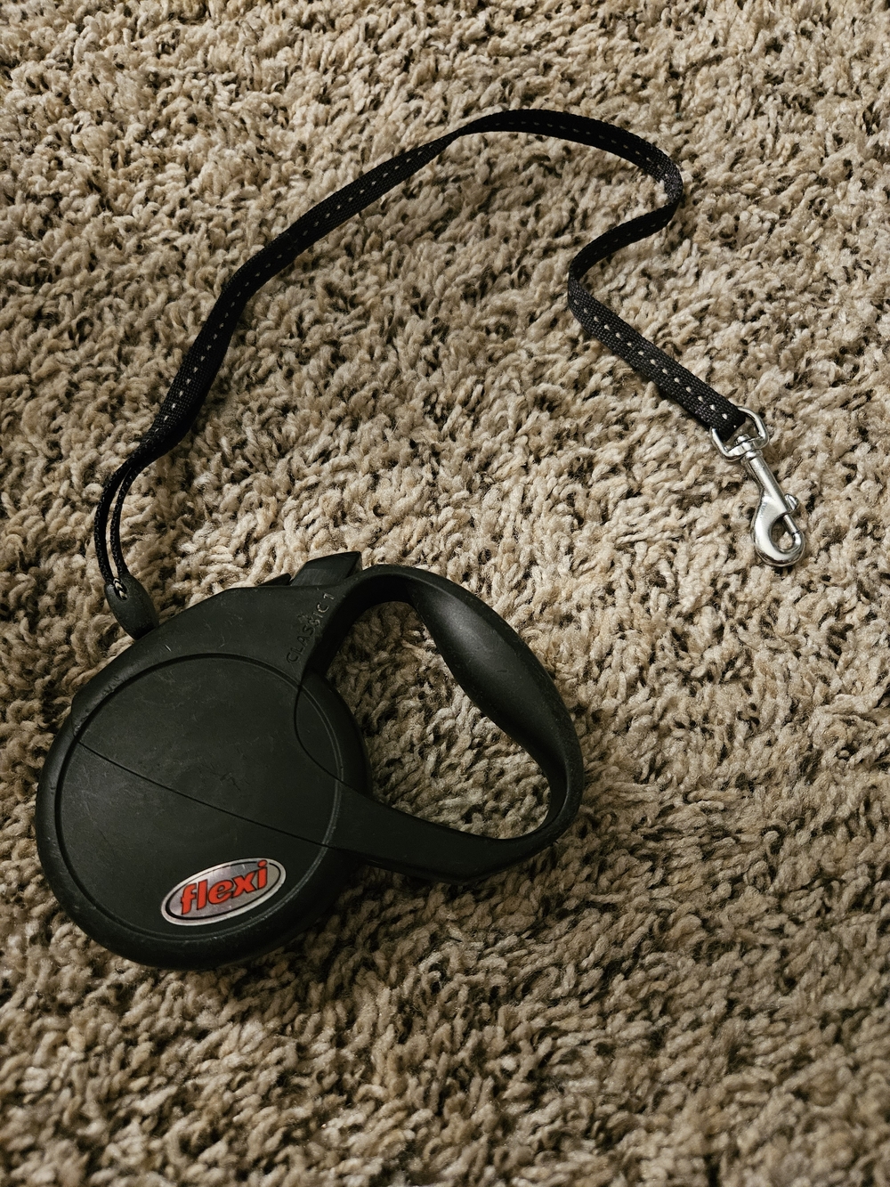 Flexi Black Retractable Dog Leash with Reflective Tape